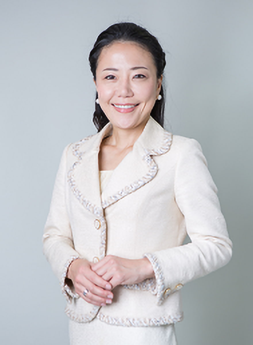 都築 明寿香